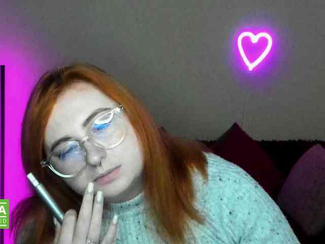 Aliciaredluv webcam