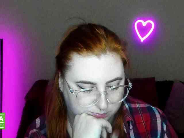 Aliciaredluv webcam
