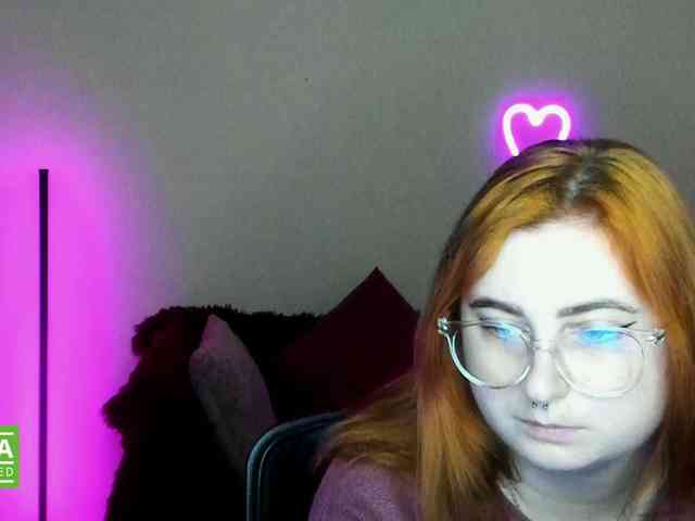Aliciaredluv webcam