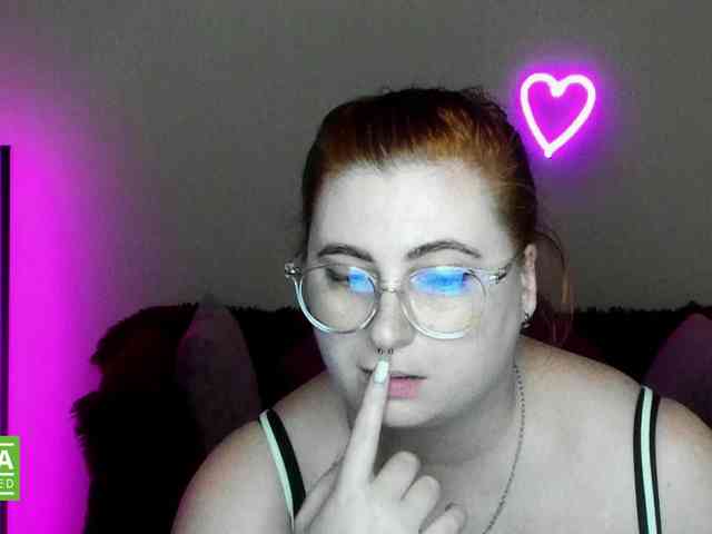 Aliciaredluv webcam