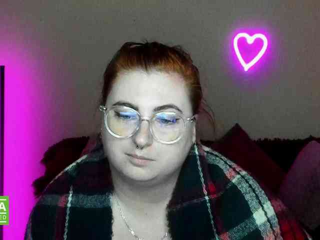 Aliciaredluv webcam