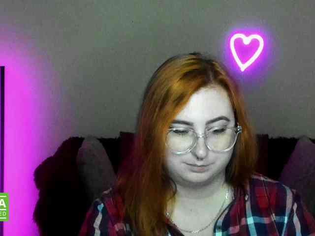 Aliciaredluv webcam