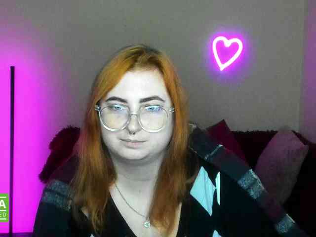 Aliciaredluv webcam