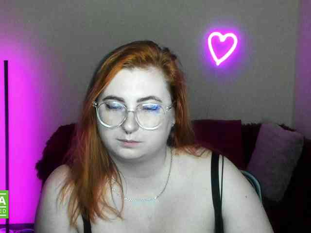 Aliciaredluv webcam