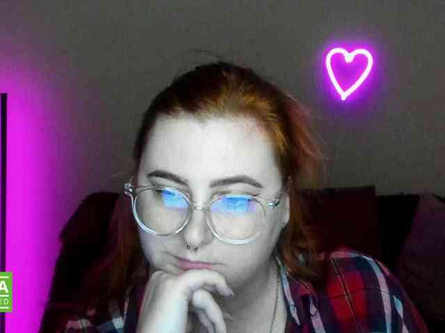 Aliciaredluv webcam