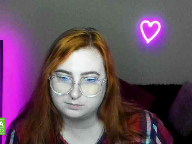Aliciaredluv webcam