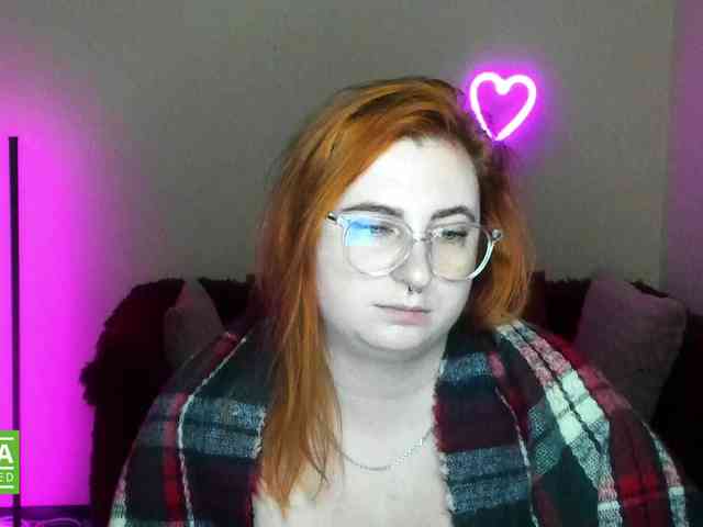 Aliciaredluv webcam