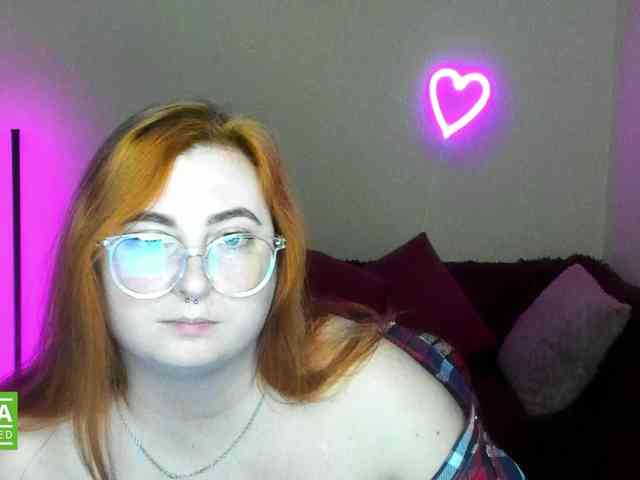 Aliciaredluv webcam