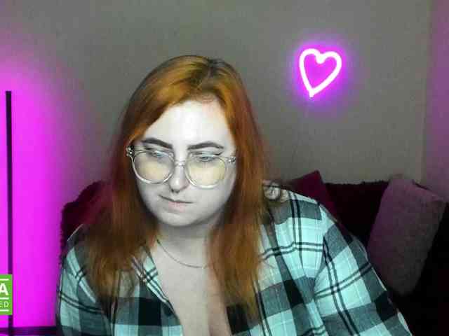 Aliciaredluv webcam
