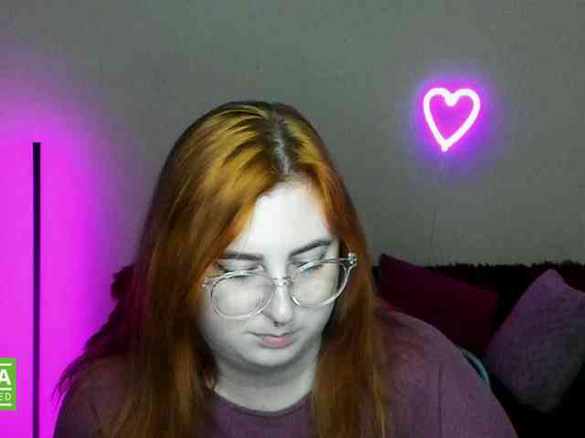 Aliciaredluv webcam