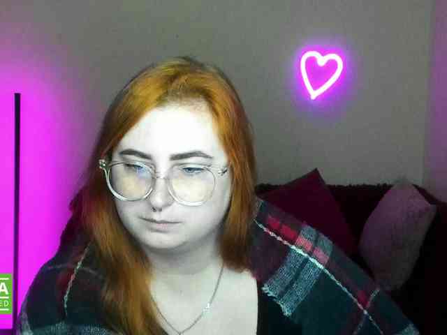 Aliciaredluv webcam