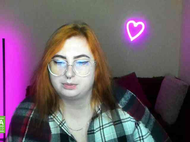 Aliciaredluv webcam