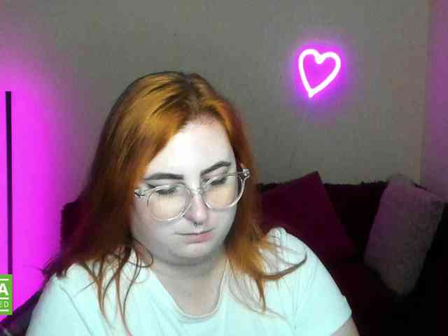 Aliciaredluv webcam