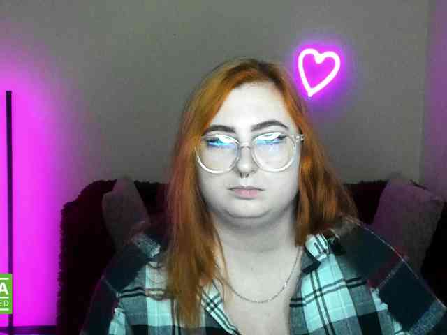 Aliciaredluv webcam
