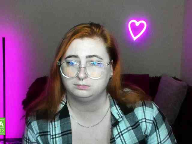 Aliciaredluv webcam