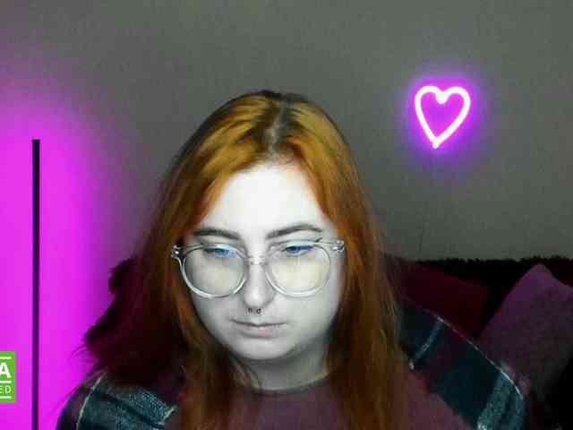 Aliciaredluv webcam