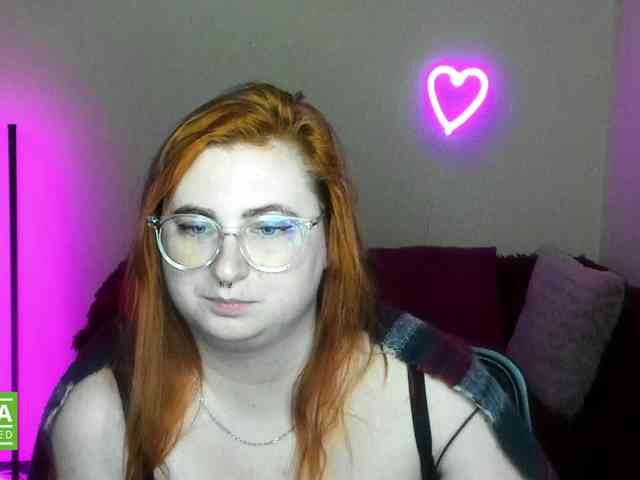 Aliciaredluv webcam