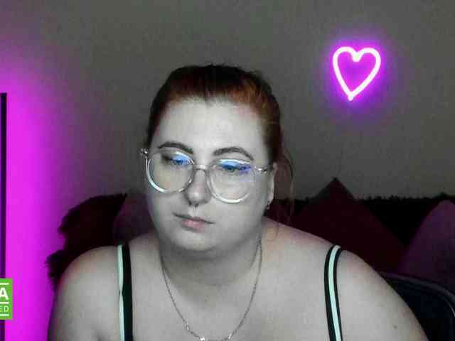 Aliciaredluv webcam