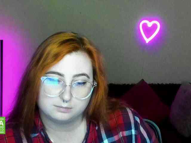 Aliciaredluv webcam