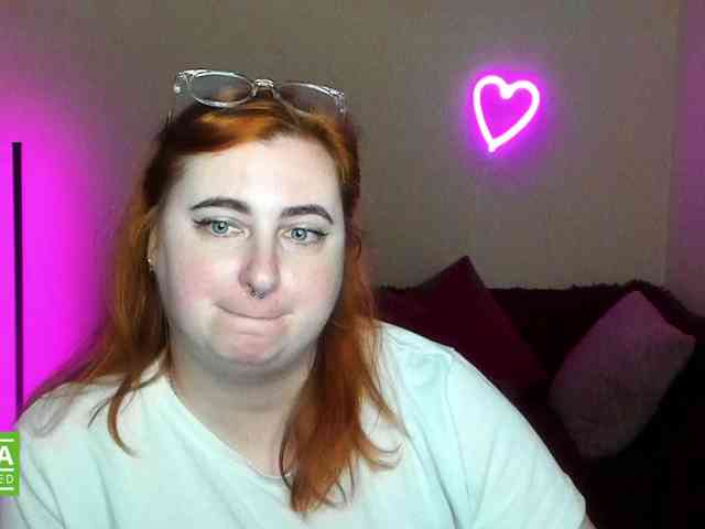 Aliciaredluv webcam
