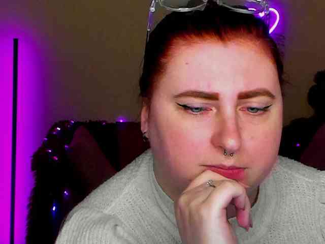 Aliciaredluv Live Webcam on BongaCams