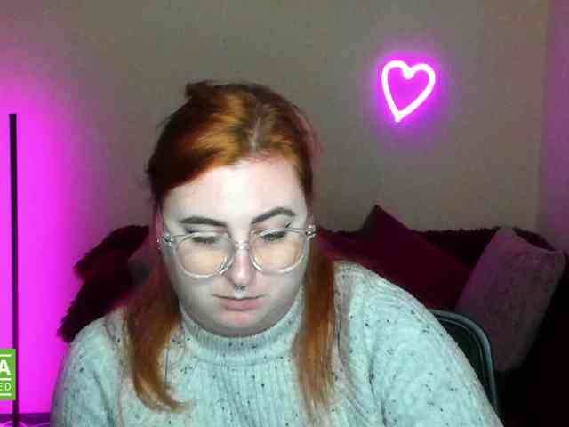 Aliciaredluv webcam
