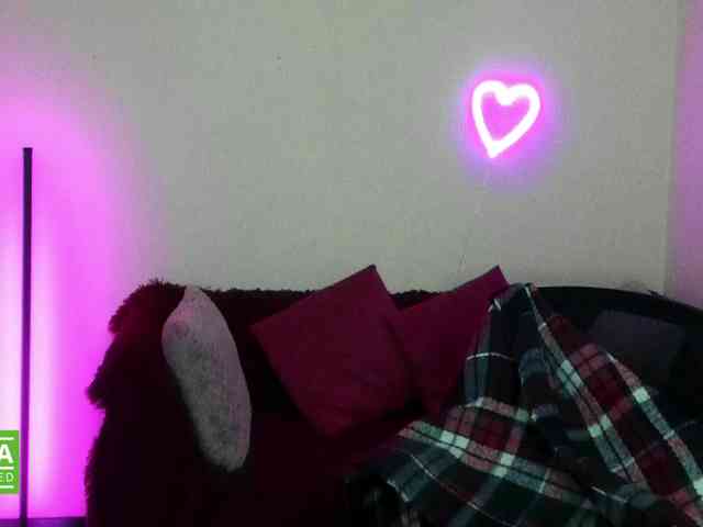 Aliciaredluv webcam
