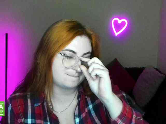Aliciaredluv webcam