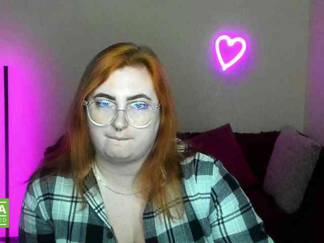 Aliciaredluv webcam