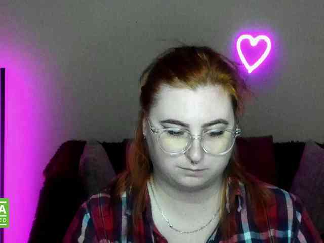 Aliciaredluv webcam