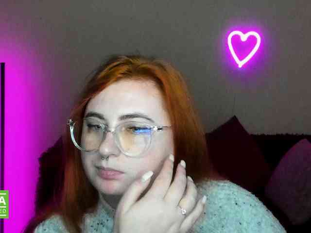 Aliciaredluv webcam