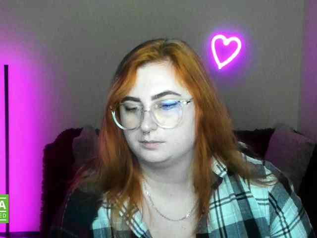 Aliciaredluv webcam