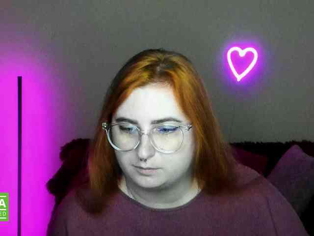 Aliciaredluv webcam