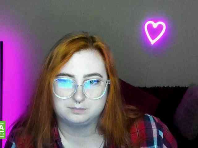 Aliciaredluv webcam