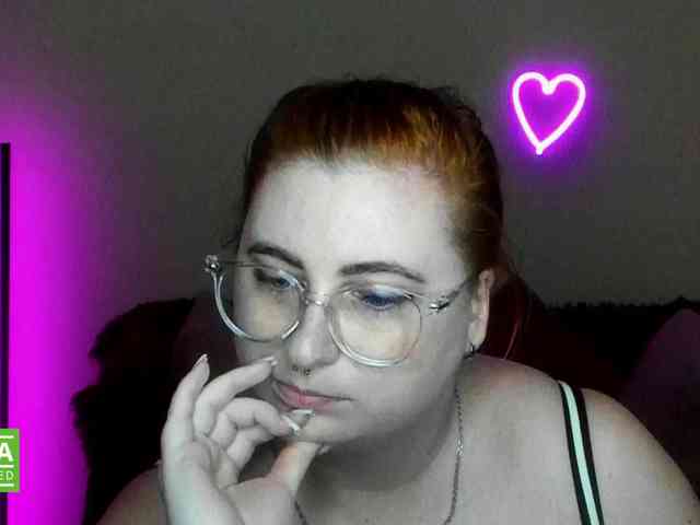 Aliciaredluv webcam