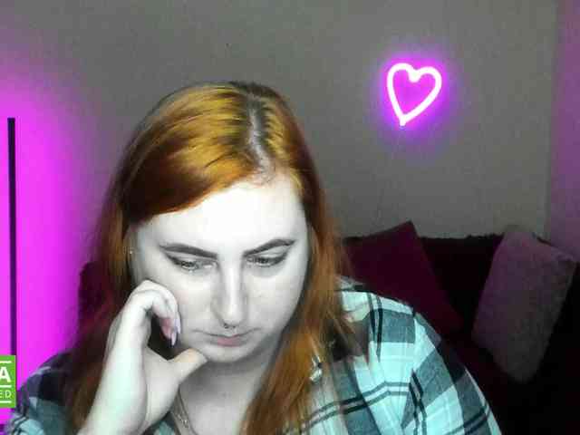 Aliciaredluv webcam