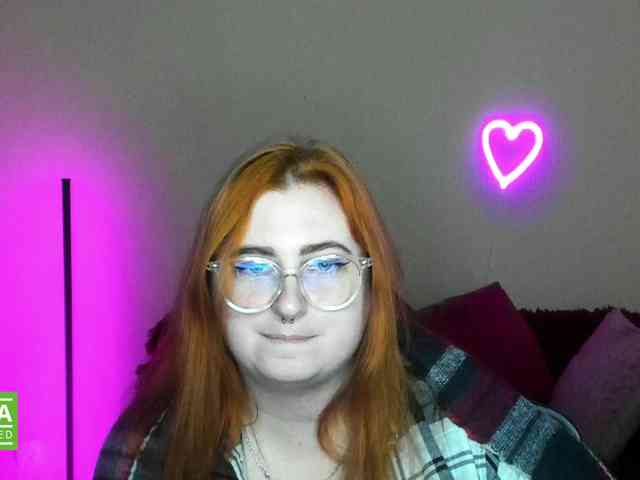 Aliciaredluv webcam