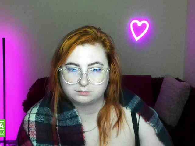 Aliciaredluv webcam