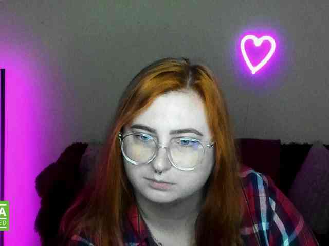 Aliciaredluv webcam