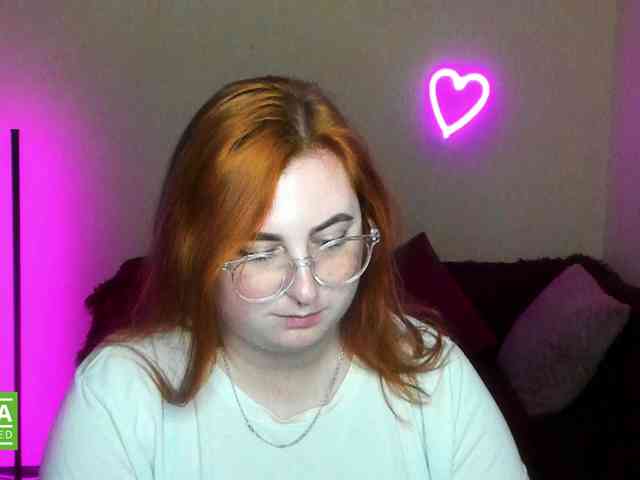 Aliciaredluv webcam