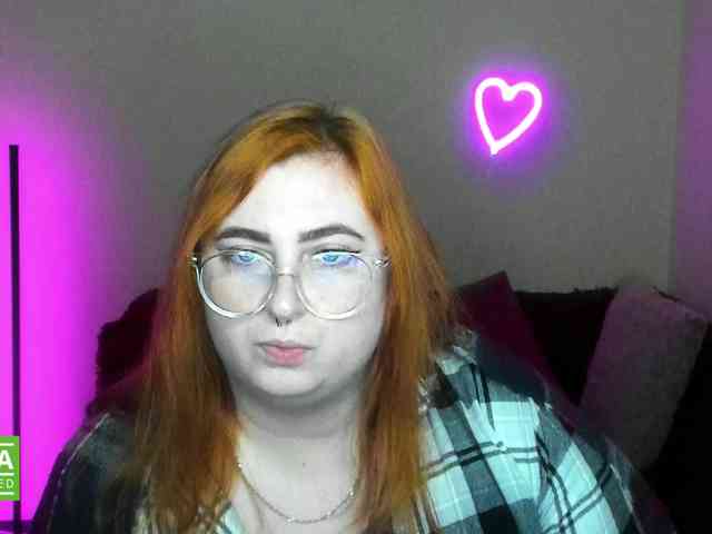 Aliciaredluv webcam