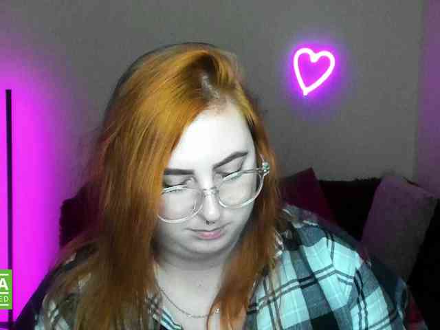 Aliciaredluv webcam