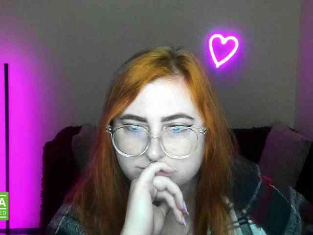 Aliciaredluv webcam