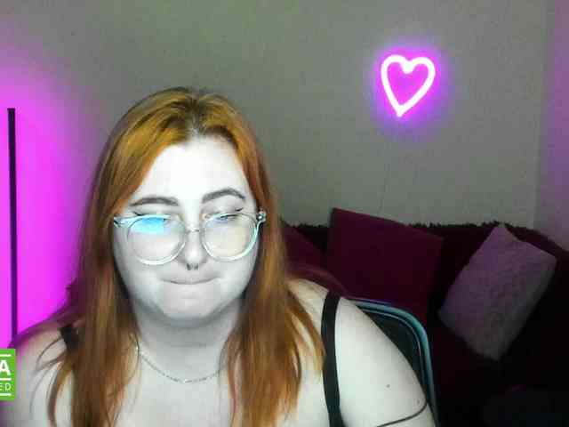 Aliciaredluv webcam