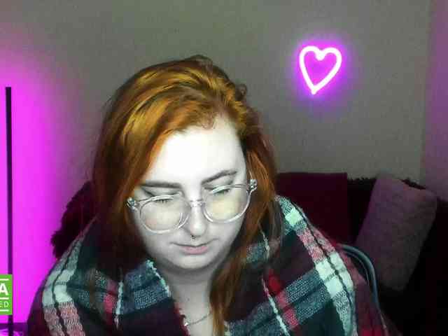 Aliciaredluv webcam