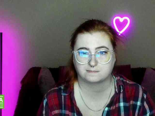 Aliciaredluv webcam