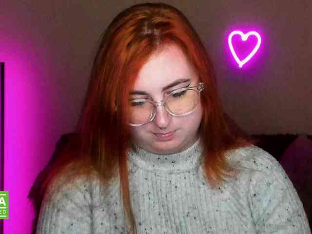 Aliciaredluv webcam
