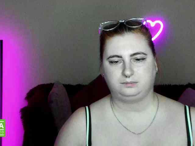 Aliciaredluv webcam