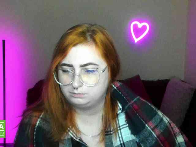 Aliciaredluv webcam