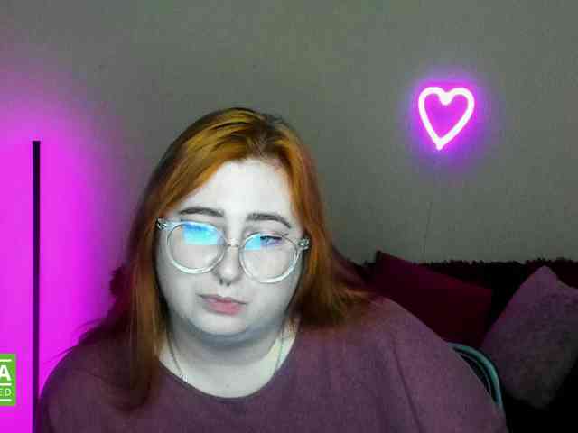 Aliciaredluv webcam